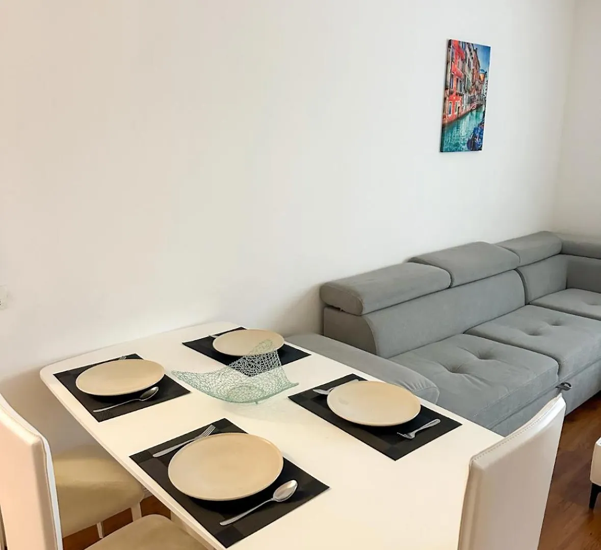 Modern&Cozy Apartment In Tirana