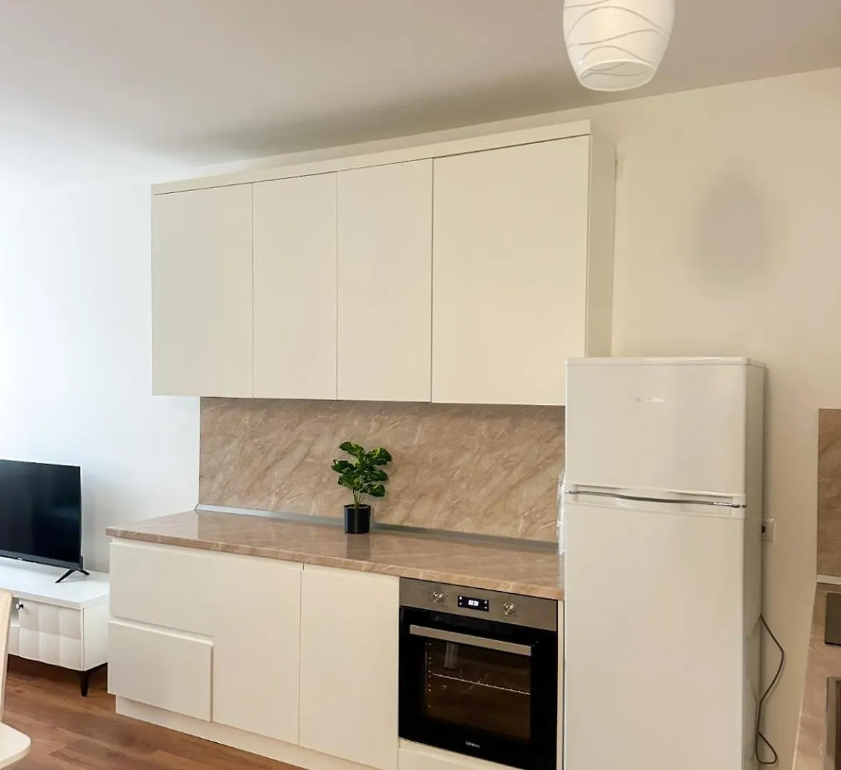 Modern&Cozy Apartment In Tirana