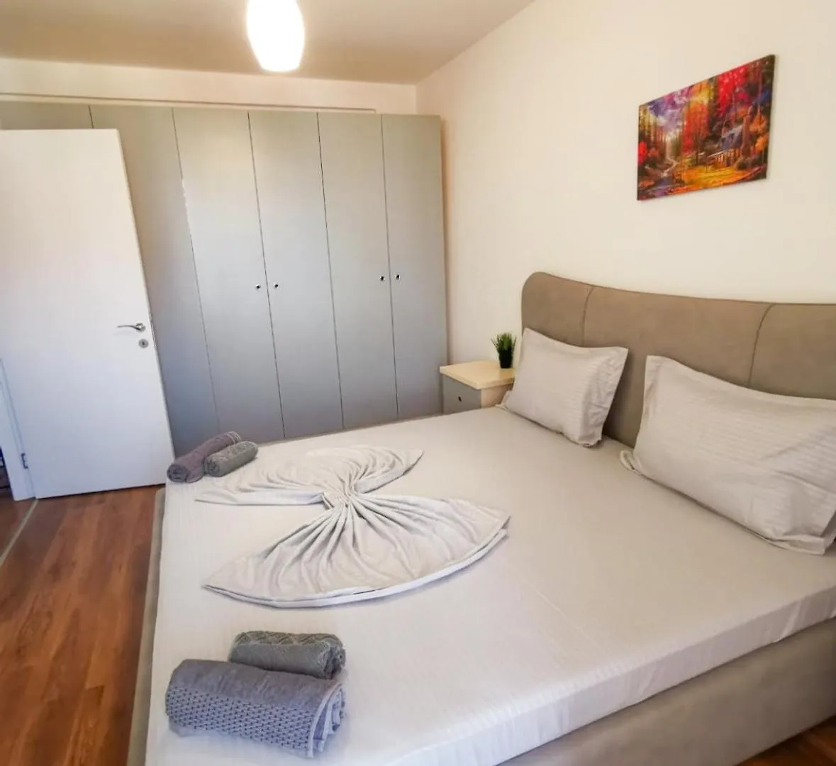 Modern&Cozy Apartment In Tirana